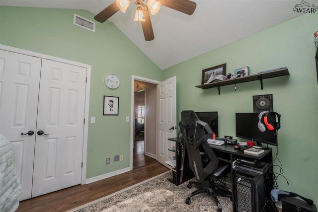 125 STONEBRIDGE STREET, Burkburnett, TX 76354