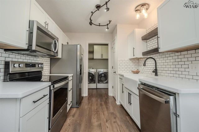 125 STONEBRIDGE STREET, Burkburnett, TX 76354