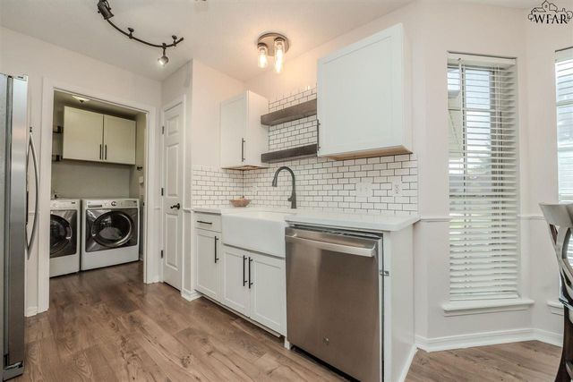 125 STONEBRIDGE STREET, Burkburnett, TX 76354