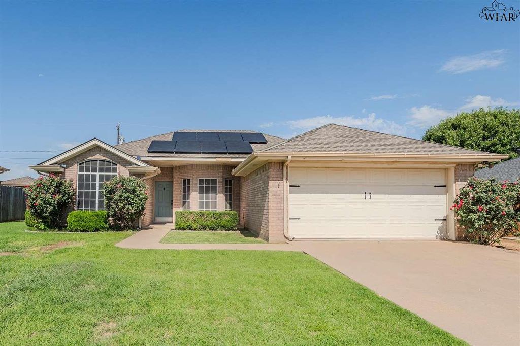 125 STONEBRIDGE STREET, Burkburnett, TX 76354