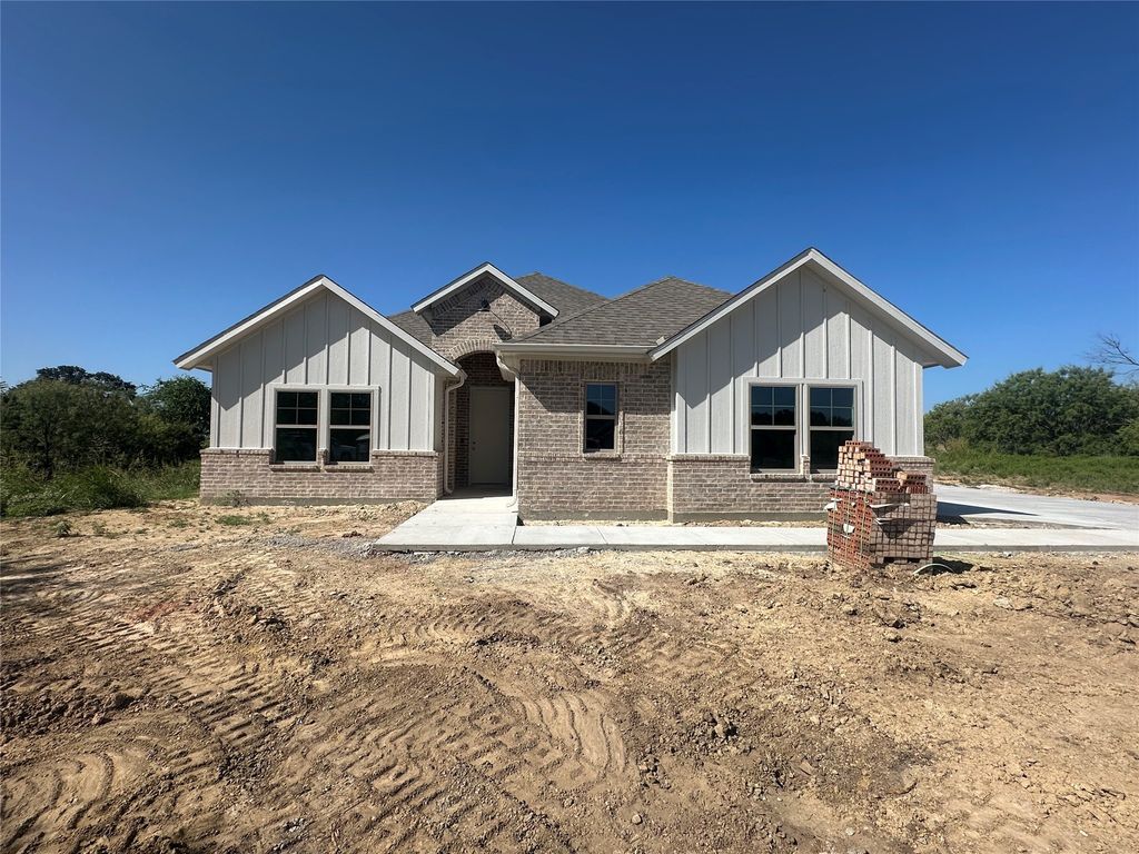 145 Tobiano Trace, Brock, TX 76087