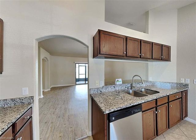 202 SW 16th TER, Cape Coral, FL 33991