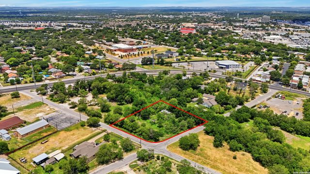 4111 W HORSESHOE BND, San Antonio, TX 78228