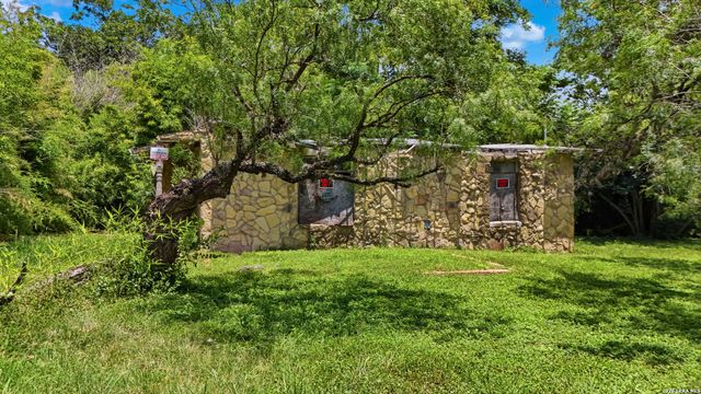 4111 W HORSESHOE BND, San Antonio, TX 78228