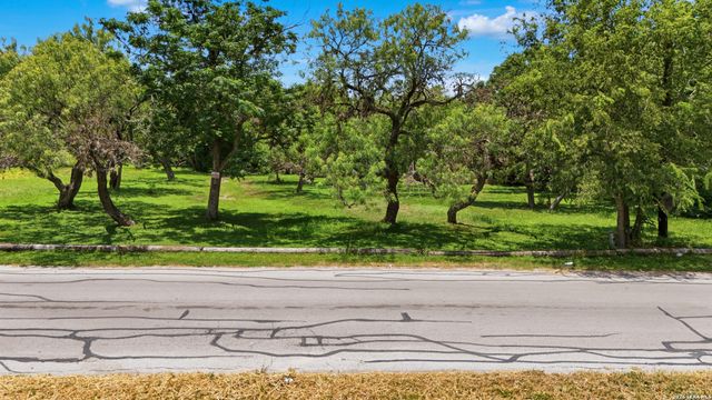4111 W HORSESHOE BND, San Antonio, TX 78228