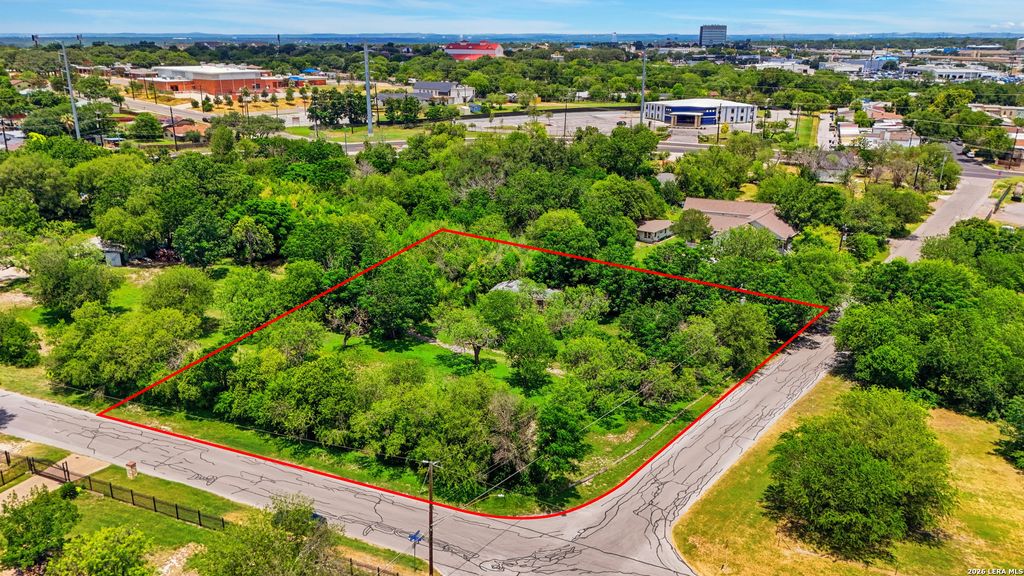 4111 W HORSESHOE BND, San Antonio, TX 78228