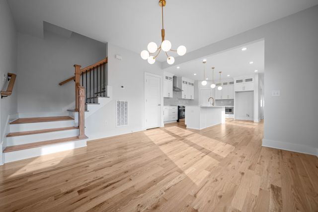 2118A Burns St, Nashville, TN 37216