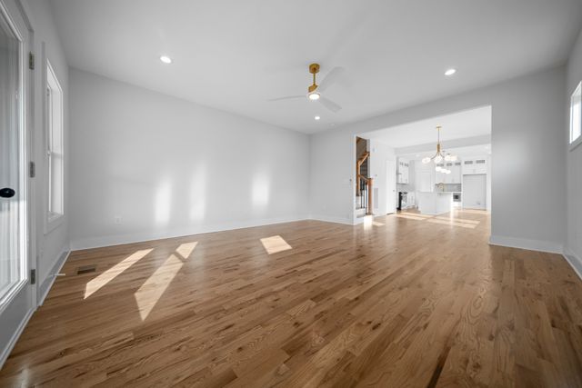 2118A Burns St, Nashville, TN 37216