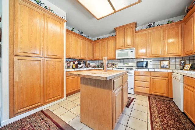 5939 Garner Pl, Valley Springs, CA 95252