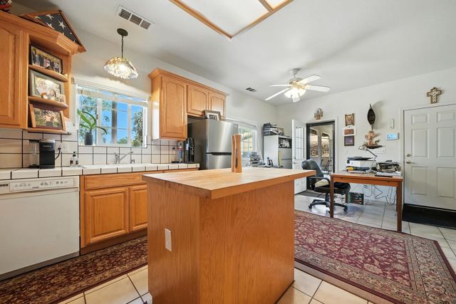 5939 Garner Pl, Valley Springs, CA 95252