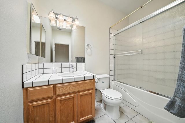 5939 Garner Pl, Valley Springs, CA 95252