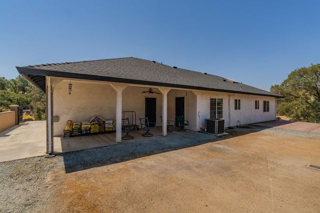 5939 Garner Pl, Valley Springs, CA 95252