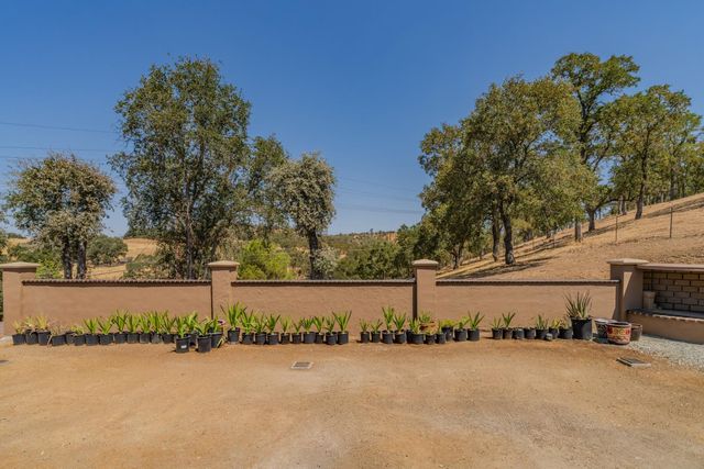 5939 Garner Pl, Valley Springs, CA 95252