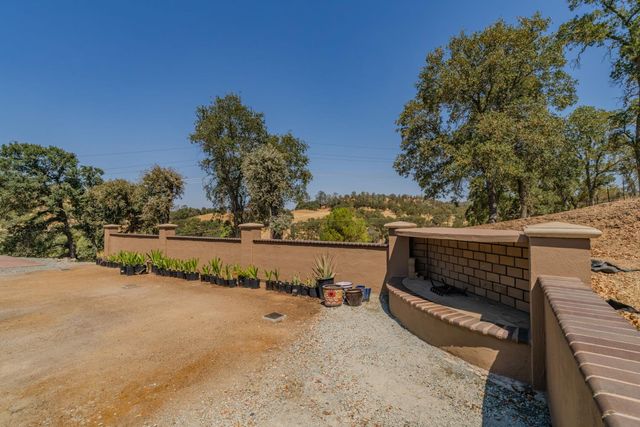 5939 Garner Pl, Valley Springs, CA 95252
