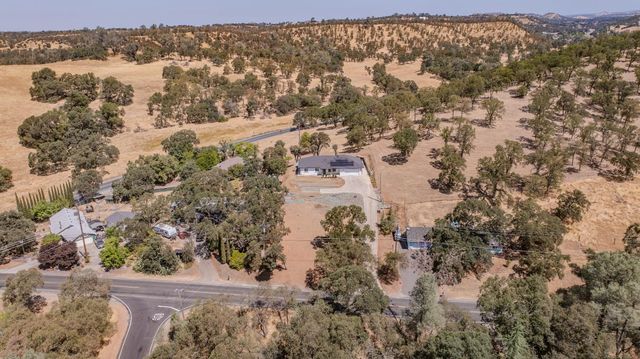 5939 Garner Pl, Valley Springs, CA 95252