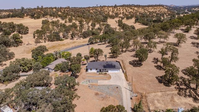 5939 Garner Pl, Valley Springs, CA 95252