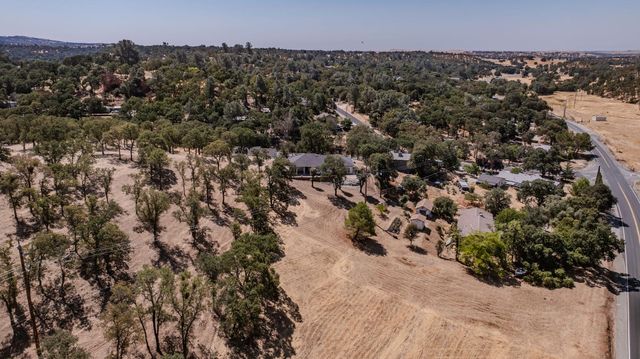5939 Garner Pl, Valley Springs, CA 95252