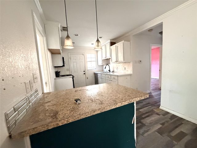 2248 Lea Crest Drive, Dallas, TX 75216
