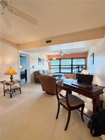 24 Plantation Drive 201, Vero Beach, FL 32966