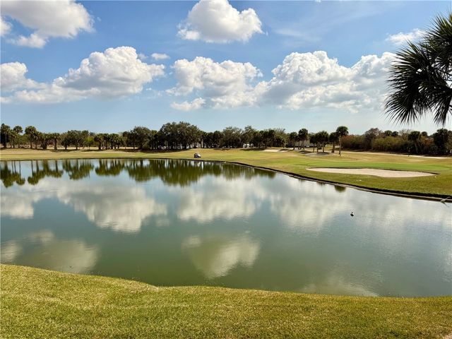 24 Plantation Drive 201, Vero Beach, FL 32966