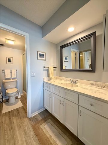 24 Plantation Drive 201, Vero Beach, FL 32966