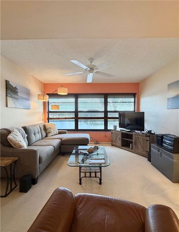 24 Plantation Drive 201, Vero Beach, FL 32966