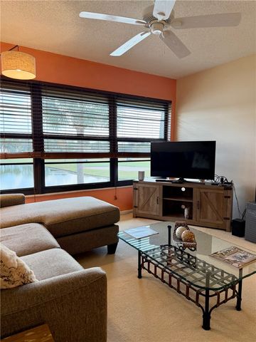 24 Plantation Drive 201, Vero Beach, FL 32966