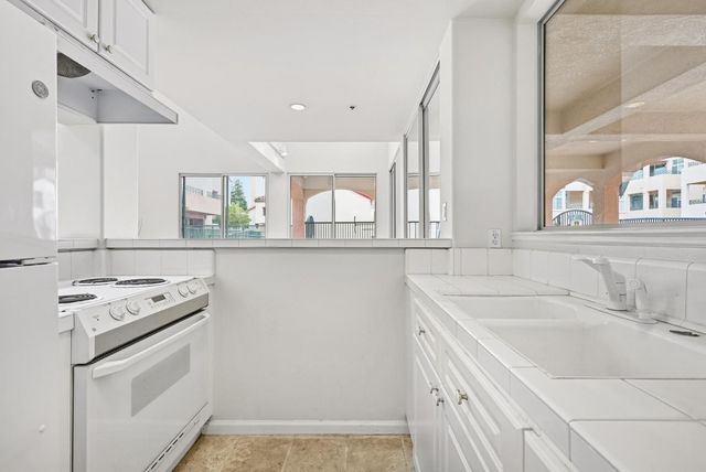 1951 Ofarrell Street 207, San Mateo, CA 94403