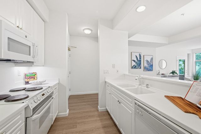 1951 Ofarrell Street 207, San Mateo, CA 94403