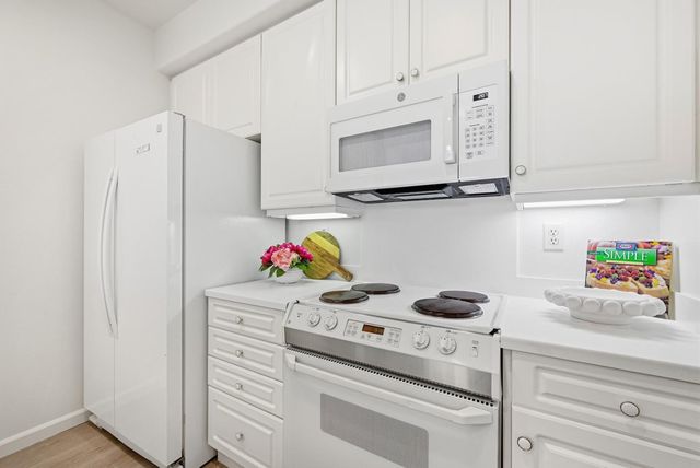 1951 Ofarrell Street 207, San Mateo, CA 94403