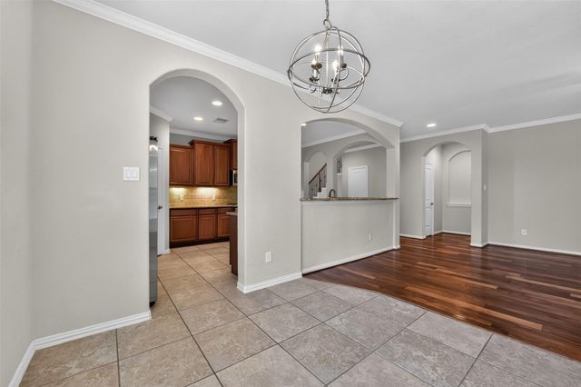 6 S Marshside Place, Spring, TX 77389