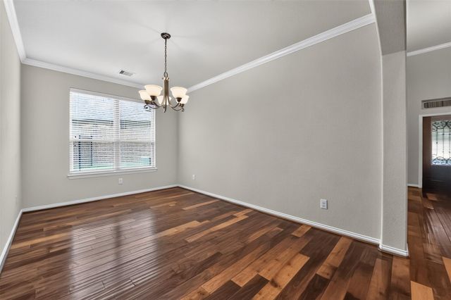 6 S Marshside Place, Spring, TX 77389