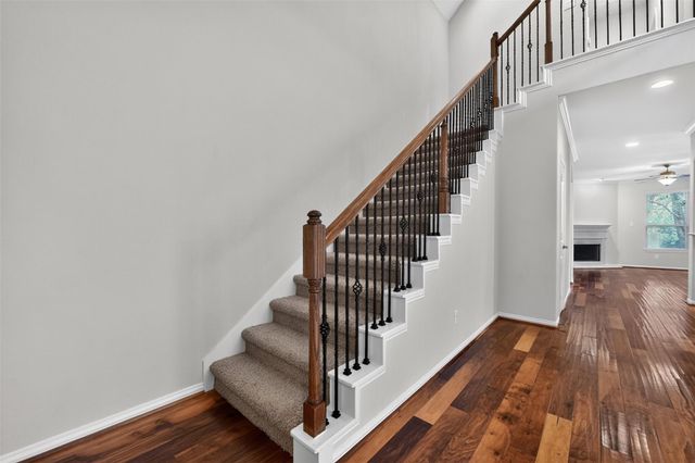 6 S Marshside Place, Spring, TX 77389