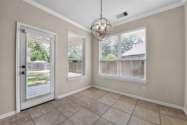 6 S Marshside Place, Spring, TX 77389
