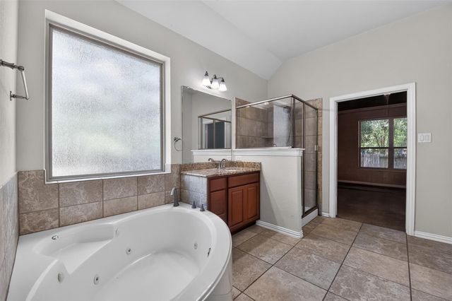 6 S Marshside Place, Spring, TX 77389