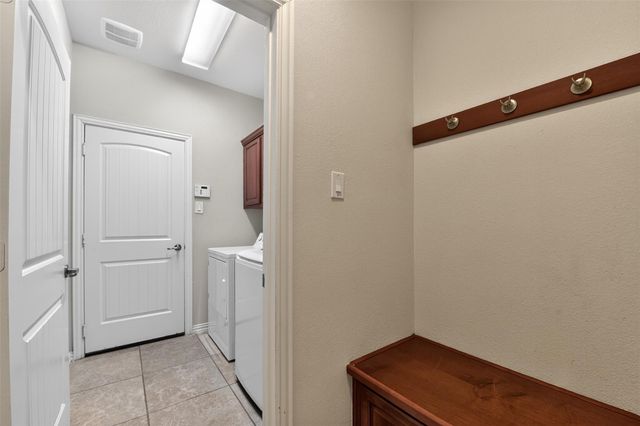 6 S Marshside Place, Spring, TX 77389