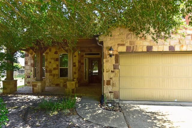 6 S Marshside Place, Spring, TX 77389