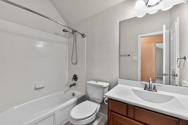 6 S Marshside Place, Spring, TX 77389