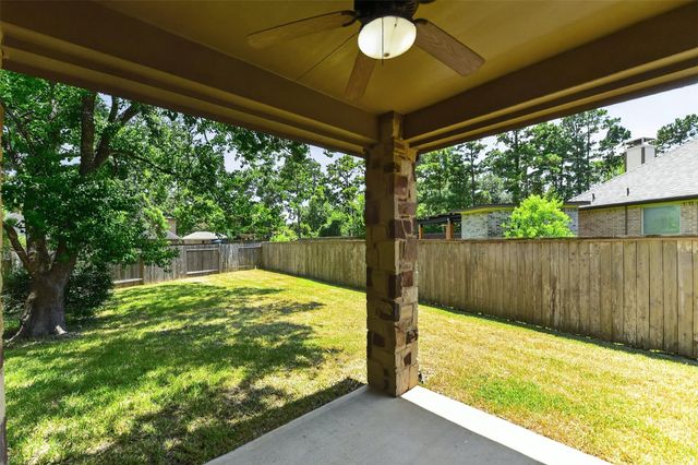 6 S Marshside Place, Spring, TX 77389