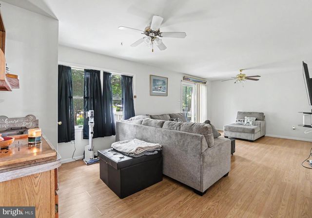 133 W HOLLY LN, Tuckerton, NJ 08087