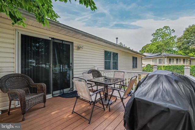 133 W HOLLY LN, Tuckerton, NJ 08087