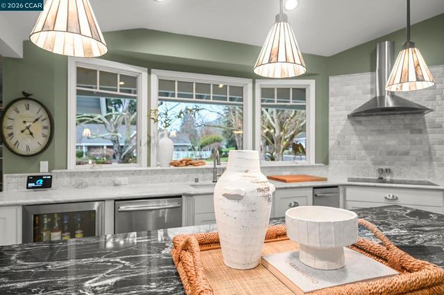 240 240 Morris Ranch Ct., Danville, CA 94526