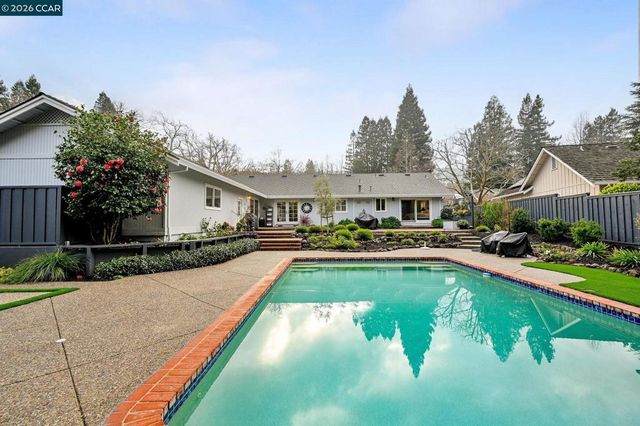 240 240 Morris Ranch Ct., Danville, CA 94526