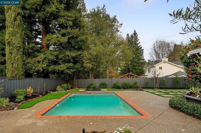 240 240 Morris Ranch Ct., Danville, CA 94526