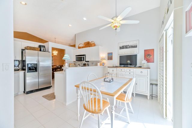 98 Gables Boulevard, Weston, FL 33326