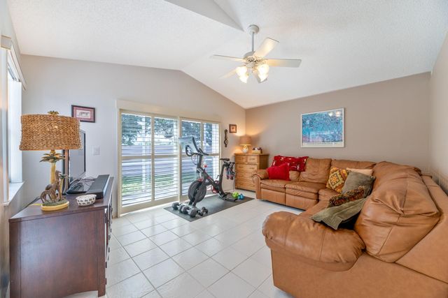 98 Gables Boulevard, Weston, FL 33326