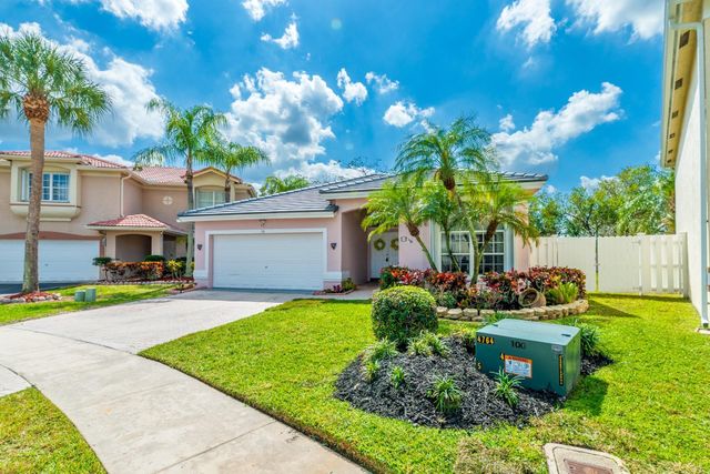 98 Gables Boulevard, Weston, FL 33326