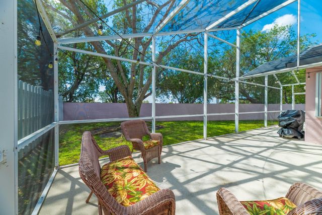 98 Gables Boulevard, Weston, FL 33326