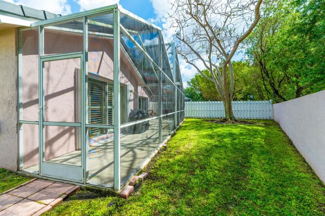 98 Gables Boulevard, Weston, FL 33326