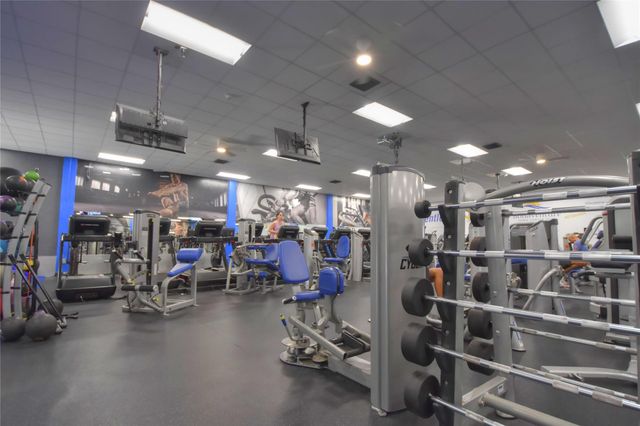 98 Gables Boulevard, Weston, FL 33326